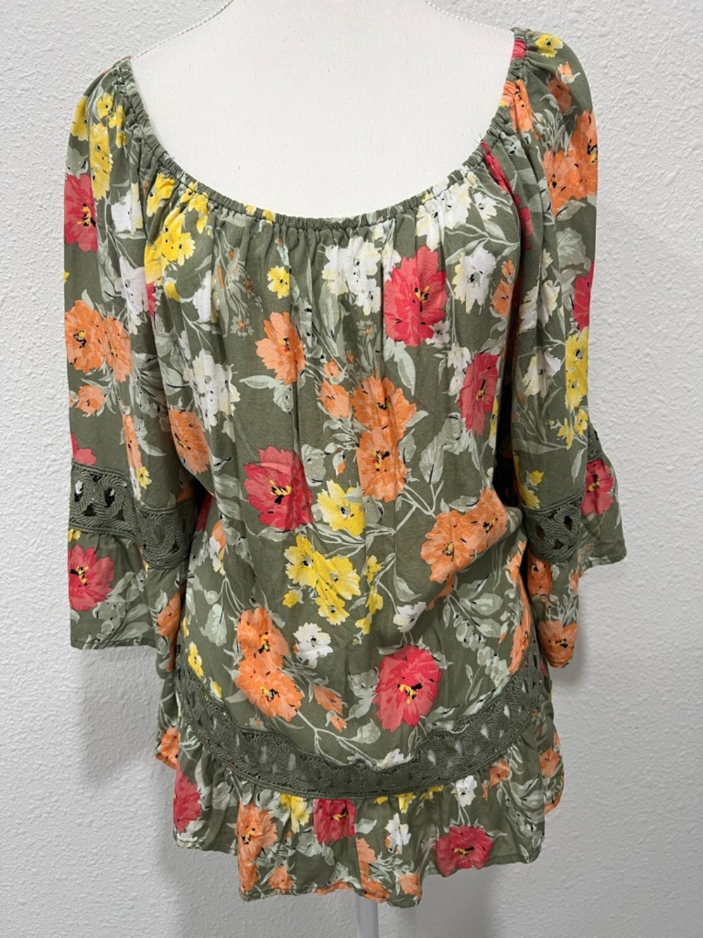 UNIQUE SPECTRUM Floral Boho Peasant Top EUC